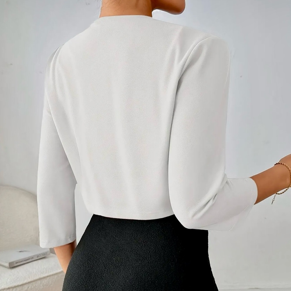 Callie Lives Elaine Cropped White Blazer with Pleated Neckline Medium - Picture 3 of 3